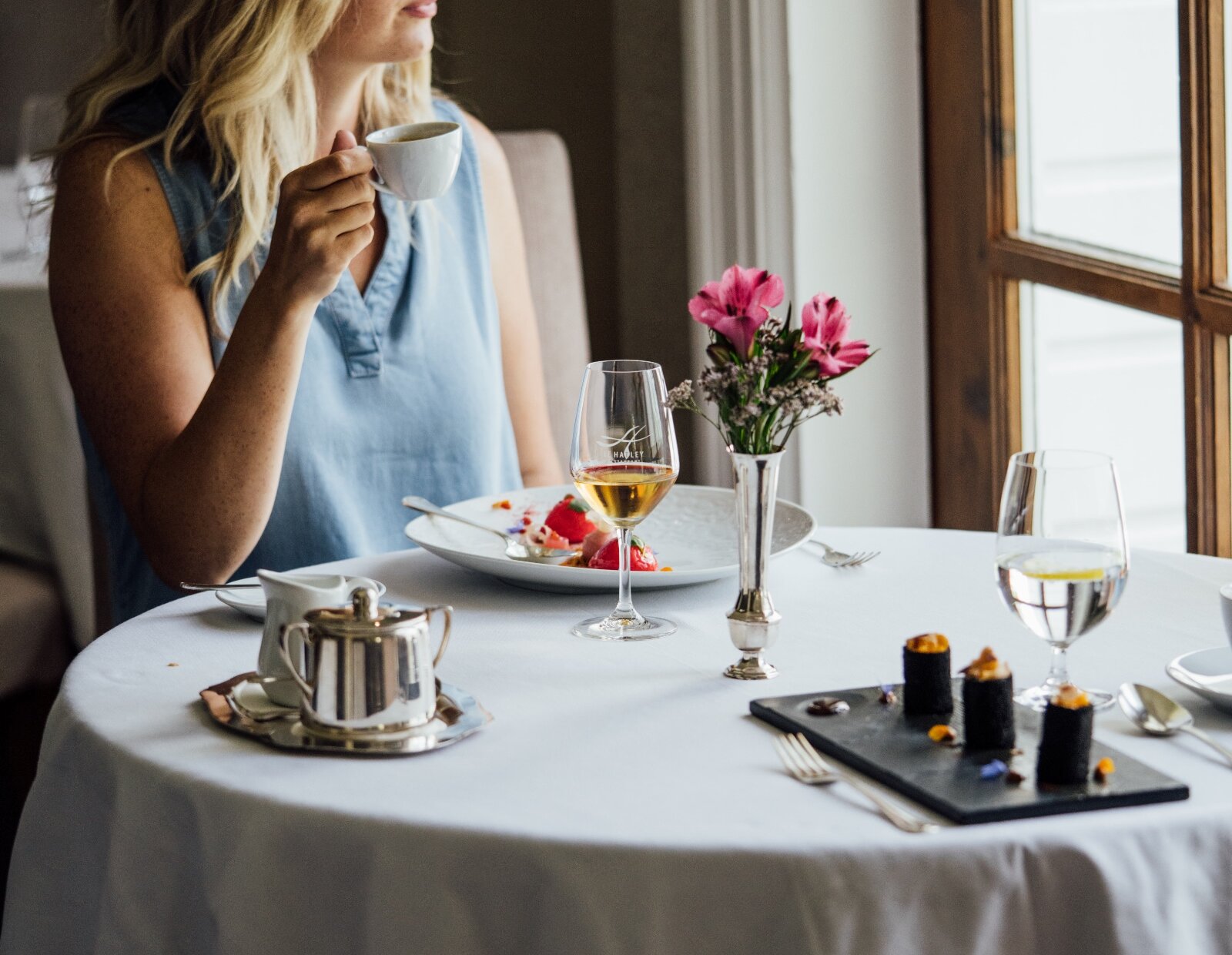 A client at Le Hatley restaurant.