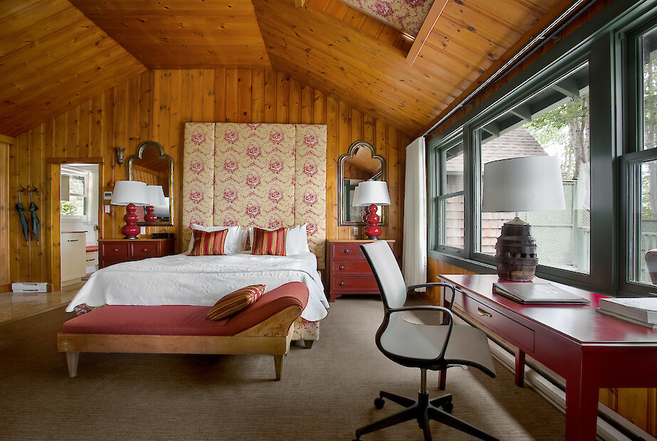 Traditional looking room with wood panelling