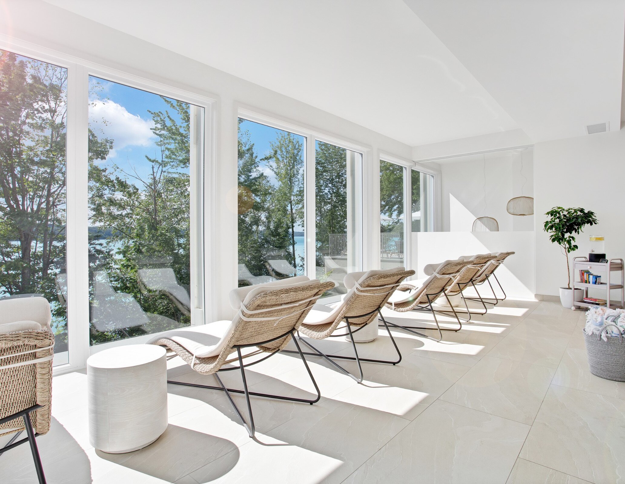 A relaxation room overlooking the lake