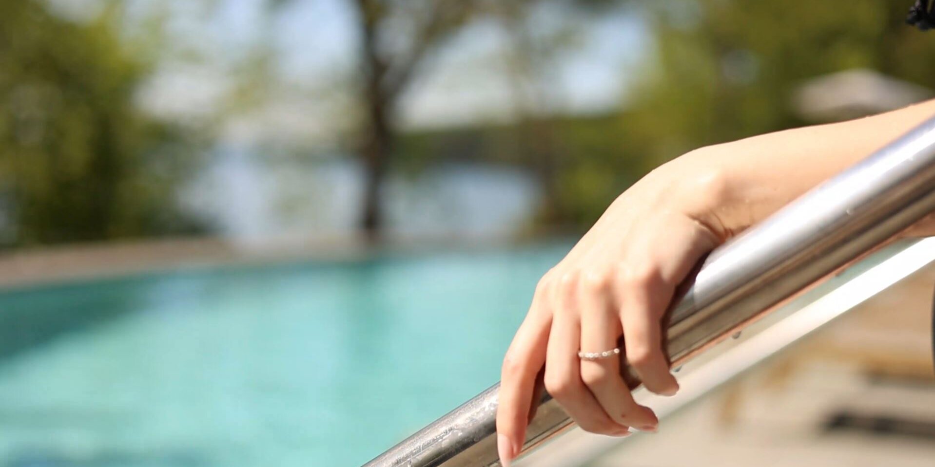 Vue d'une piscine au spa