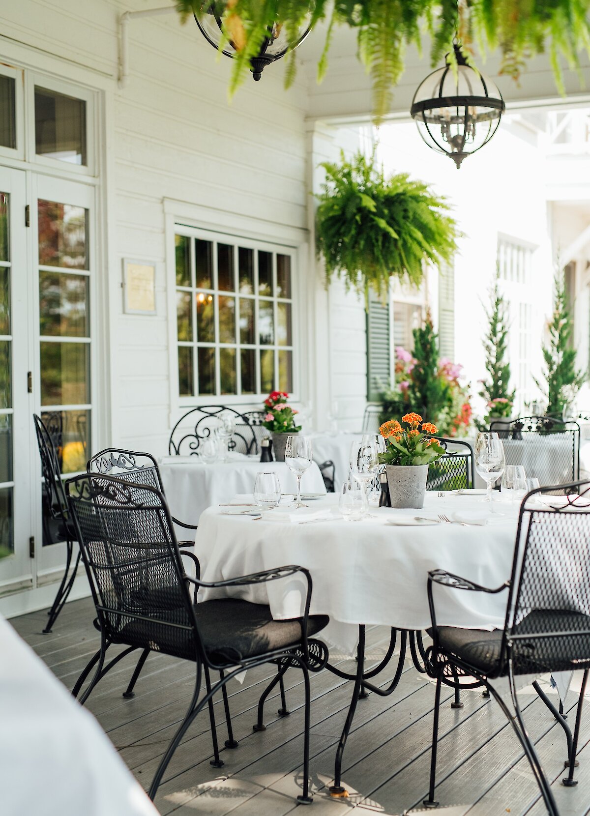 The bistro terrace at Manoir Hovey